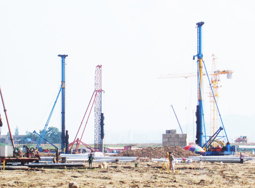 JBY-82液压步履式在湘潭市九华工业园施工情况